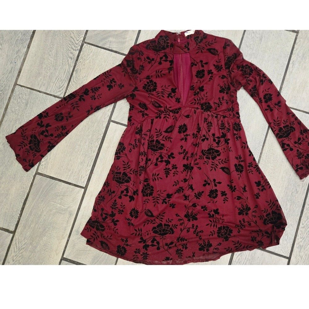 Honey Punch Burgundy Velvet Floral Mock Neck Keyhole Mini Dress XS 6ID1245RB-4